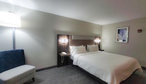 Standard King Room