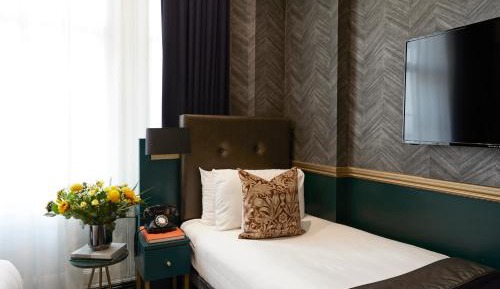 Deluxe Single Room