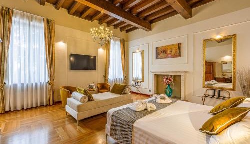 Suite with Pool View