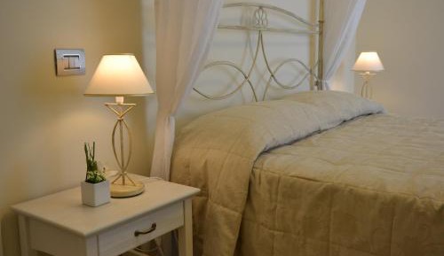 Large Superior One-Bedroom Apartment
