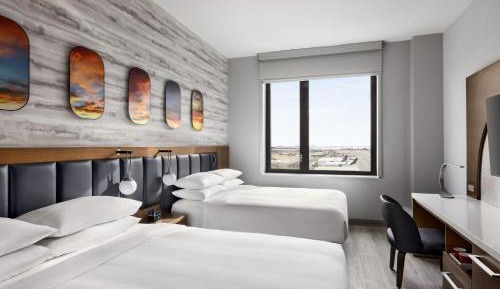 Standard Queen Room with Two Queen Beds and Adapted Tub - Mobility Accessible