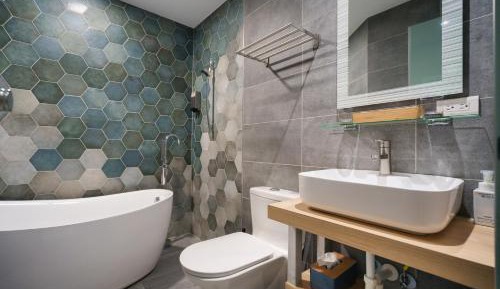 Queen Room with Spa Bath