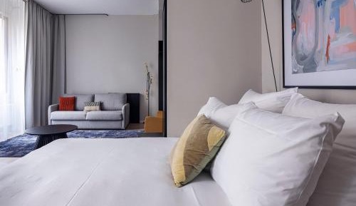 Large 1 Bedroom Apartment with Sofa Bed - Duplex, Stairs Access Only