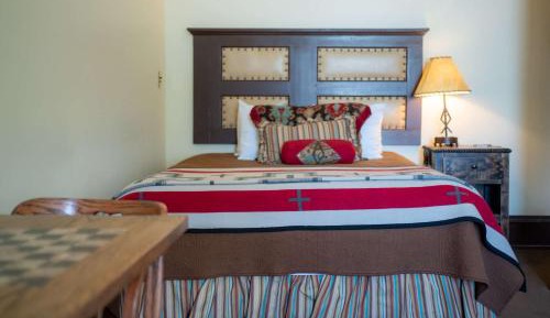 Queen Room with Bathtub