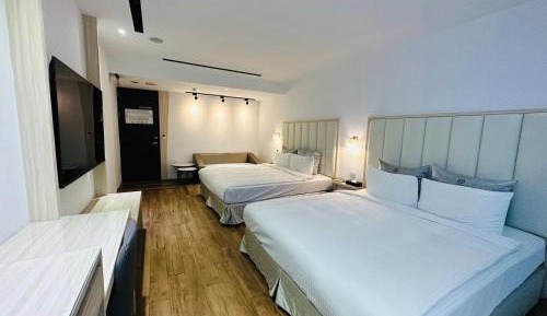 Deluxe Quadruple Room