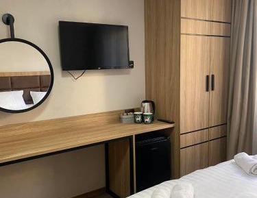 Deluxe Double Room with Extra Bed