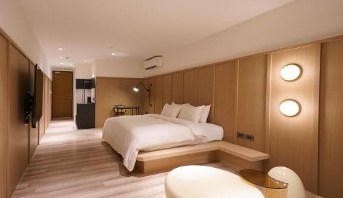 Deluxe Double Room with City View