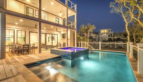 Eight-Bedroom Holiday Home