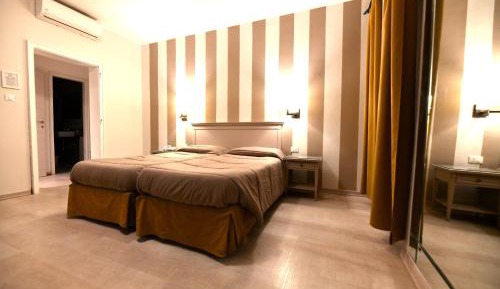 Large Double or Twin Room