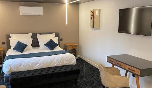 Triple Room with Private Bathroom