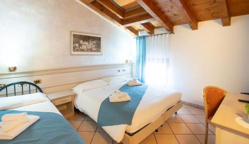 Triple Room with Private Bathroom
