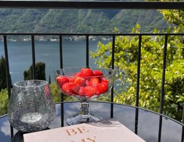 Apartment with Lake View
