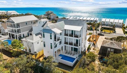 Seven-Bedroom Holiday Home