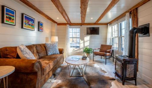 Deluxe King Suite