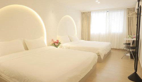 Deluxe Queen Room with Two Queen Beds