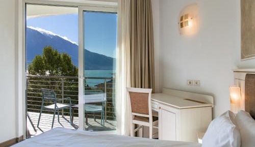 Twin Room with Lake View