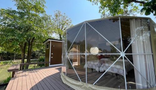 Suite with Lake View