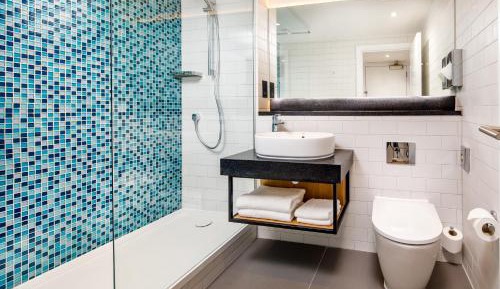 Premium Super King Room with Walk-In Shower