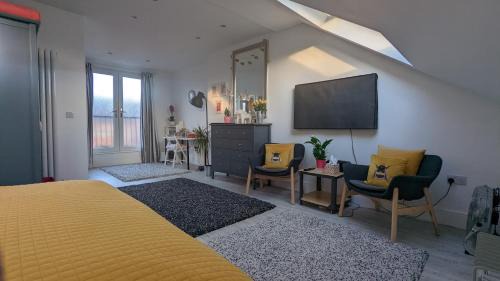Deluxe Double Room with Shower
