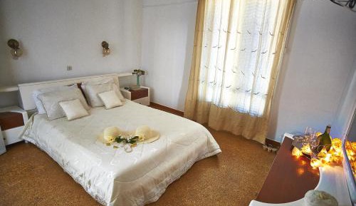 Double or Twin Room with Sea View