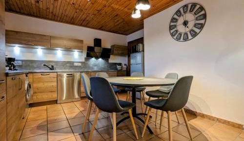 Holiday Home (6 Adults)