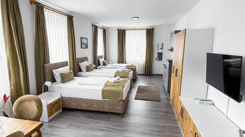 Triple Room with Private Bathroom