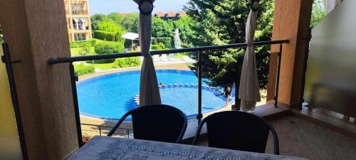 Deluxe Two-Bedroom Apartment with Garden View