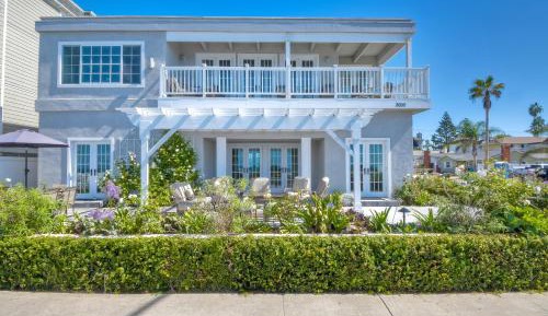 Seven-Bedroom House