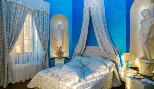 Queen Room with Garden View