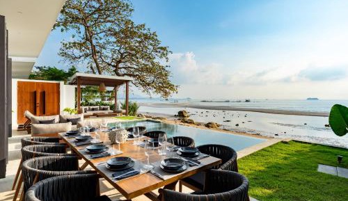 Villa - Beach Front