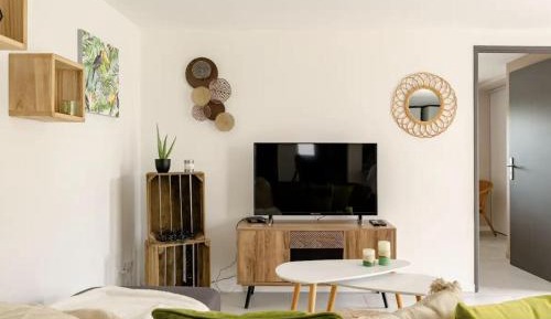 Apartment with Garden View