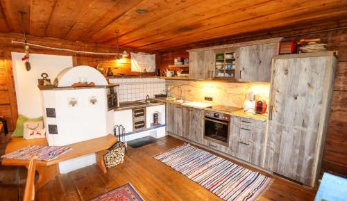 Chalet with Shower