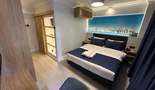 Double or Twin Room with City View