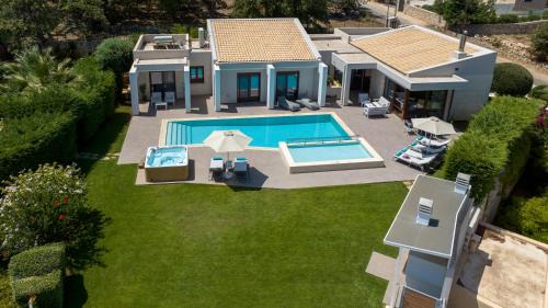 Red Villa