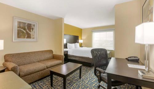 King Suite with Sofa Bed - Non-Smoking