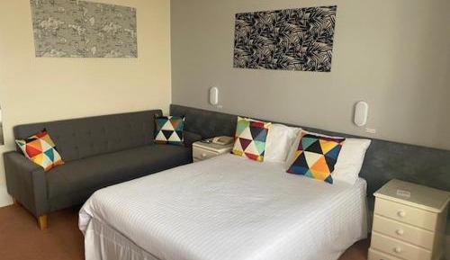 Family Room (2 Adults + 1 Child)