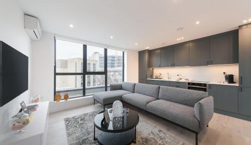 Deluxe Three-Bedroom with Balcony
