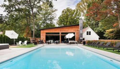 Seven-Bedroom House