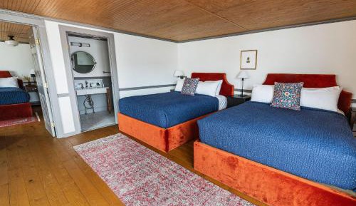 The Tamarack Queen Suite