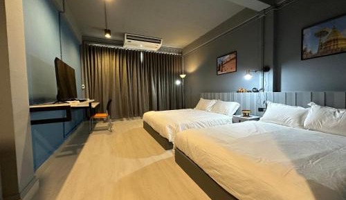 Quadruple Room with Private Bathroom