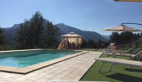 Apartment with Garden View