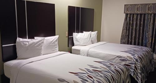 Superior Room with Two Double Beds Disability Access Roll-In Shower Non-Smoking 