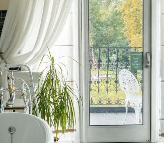 Deluxe King Suite