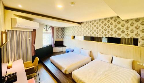 Quadruple Room with Mountain View