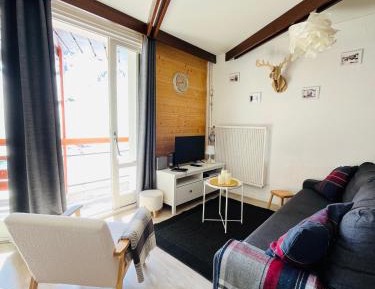 One-Bedroom Apartment (5 Adults)