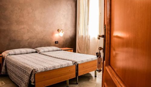 Large Double or Twin Room