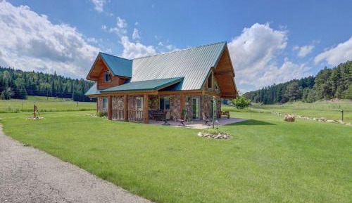 Three-Bedroom Holiday Home 