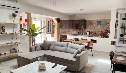 Villa with Garden View