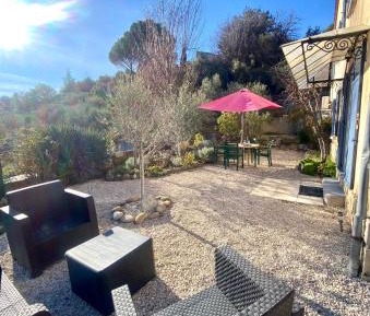 Apartment with Garden View