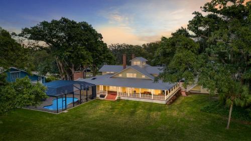 Eight-Bedroom House